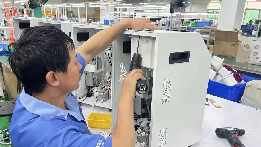 Component pre-assembly and workstation preparation